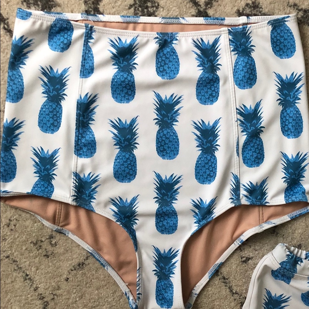 blue pineapples 🍍💙